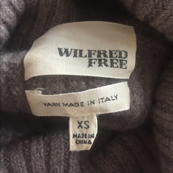 Wilfred Free (Aritzia) Wool Turtleneck Sweater - Picture 5 of 7